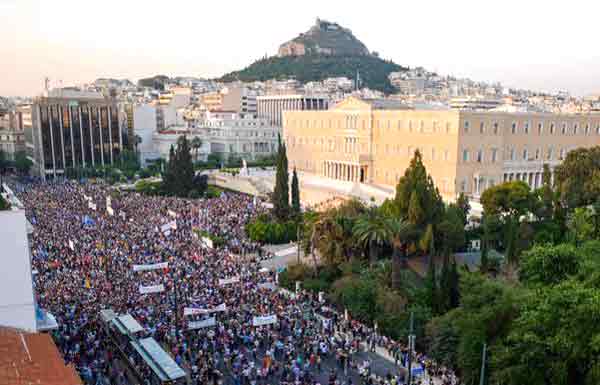 Concentração pelo 'Não' junto ao parlamento grego, 29 junho 2015-. Foto Francesca Coin/Twitter