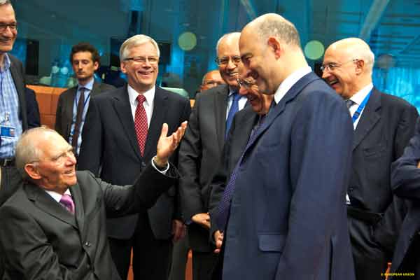 Schäuble, Moscovici e os ministros das Finanças de Itália, Malta e Lituânia no Eurogrupo de 27 de junho de 2015. Foto União Europeia ©