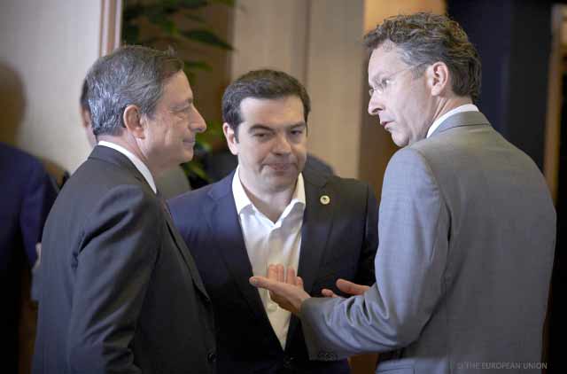 Draghi, Tsipras e Dijsselbloem. Foto União Europeia ©