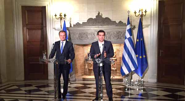 Alexis Tsipras e Donald Tusk em Atenas.