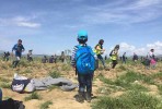 Criança nocampo de Ideomeni durante os incidentes com a polícia macedónia. Foto Light House Relief/Twitter